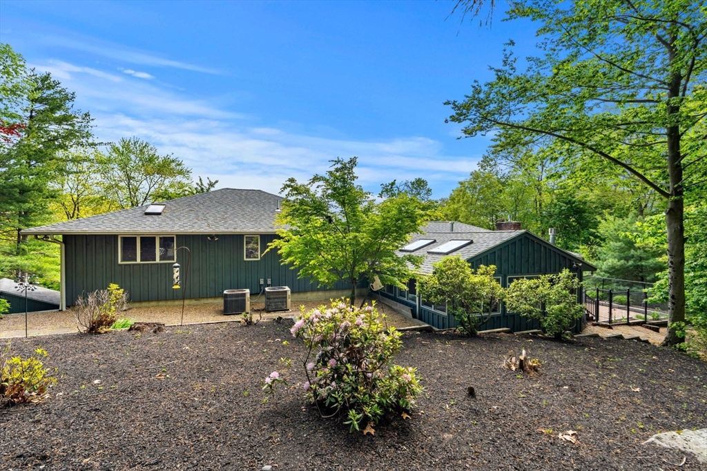 12 Howard Rd
