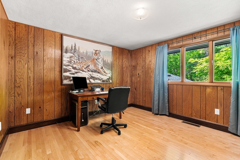 12 Howard Rd