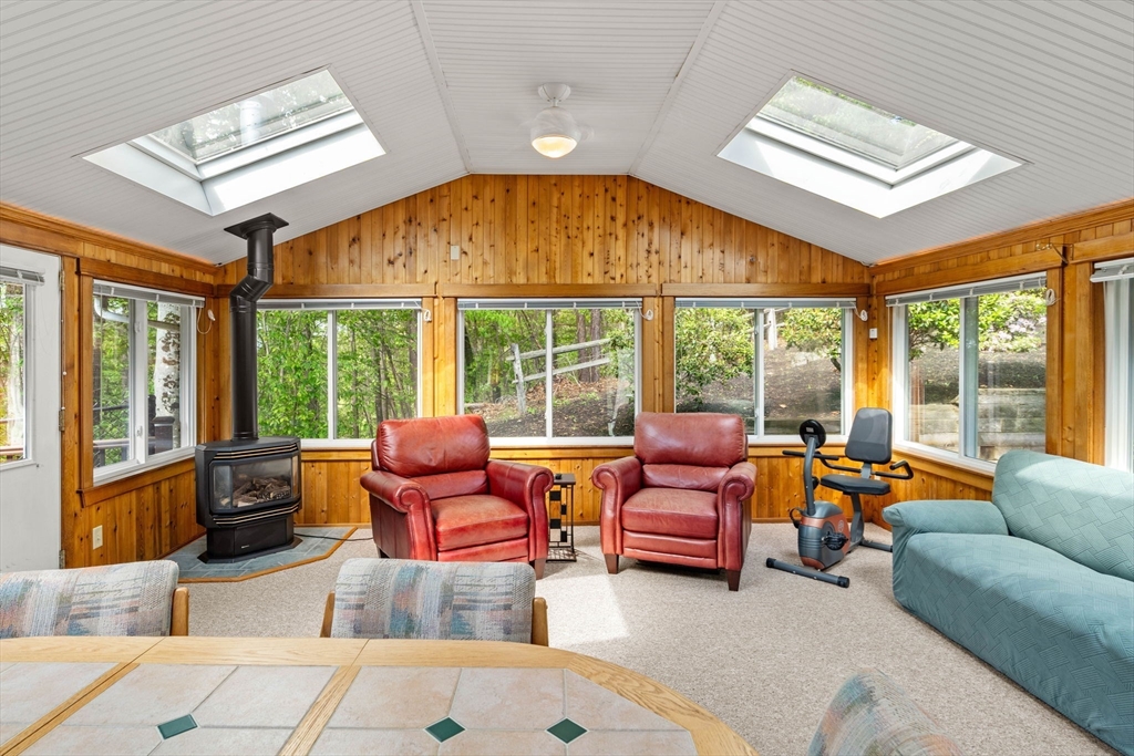 12 Howard Rd