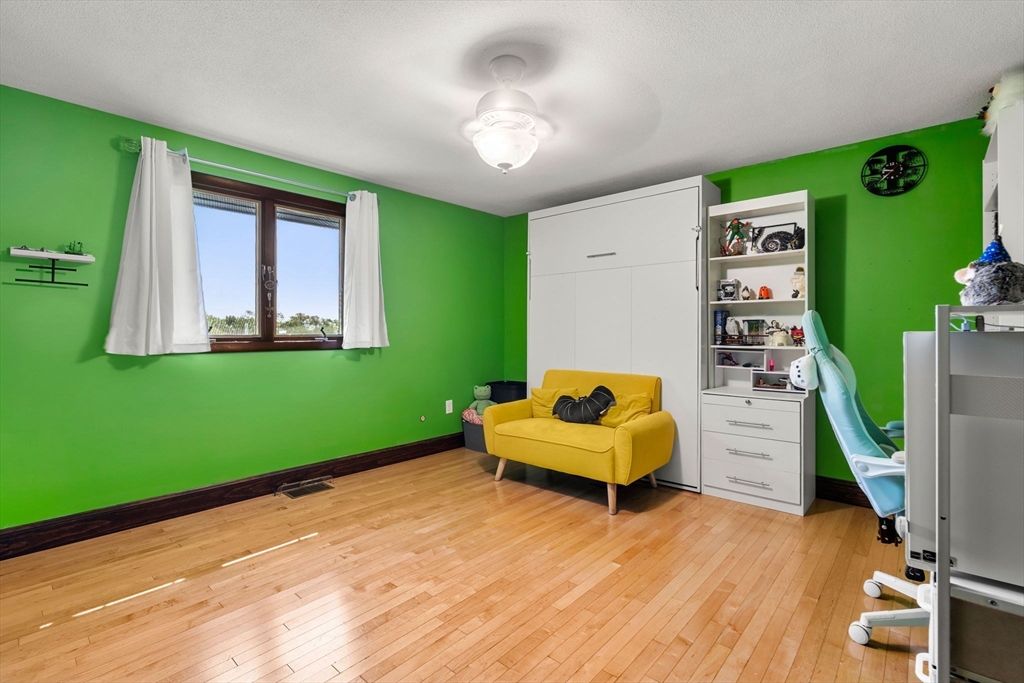 12 Howard Rd