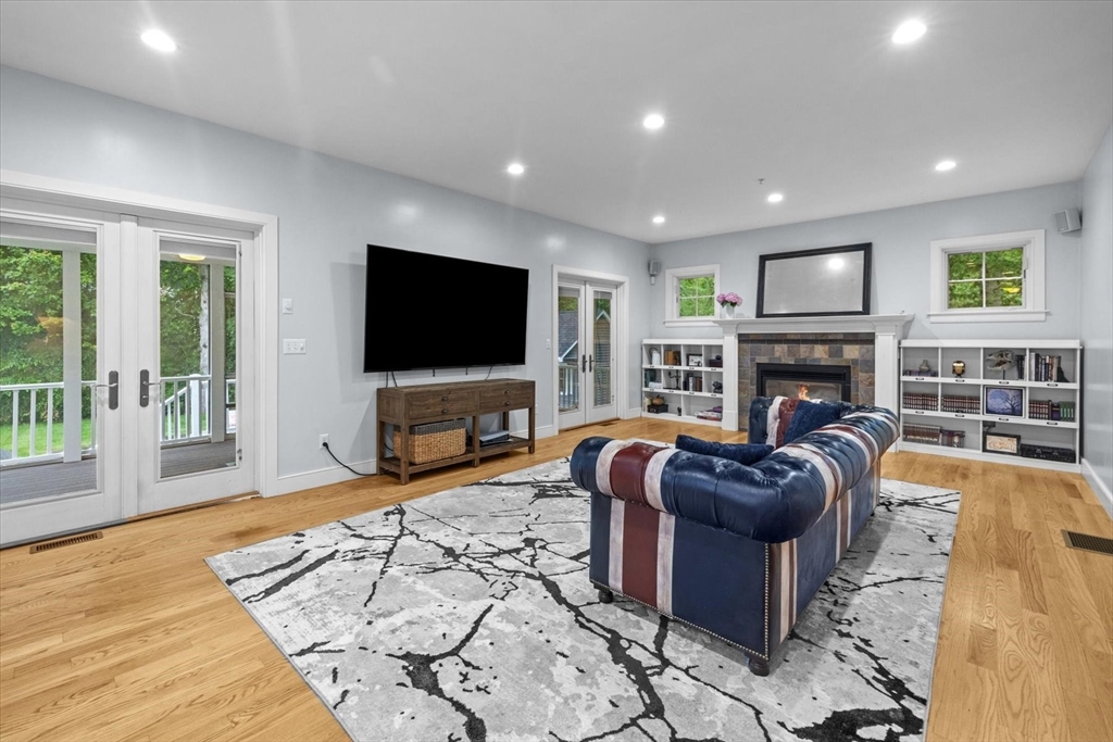 12 Trillium Way