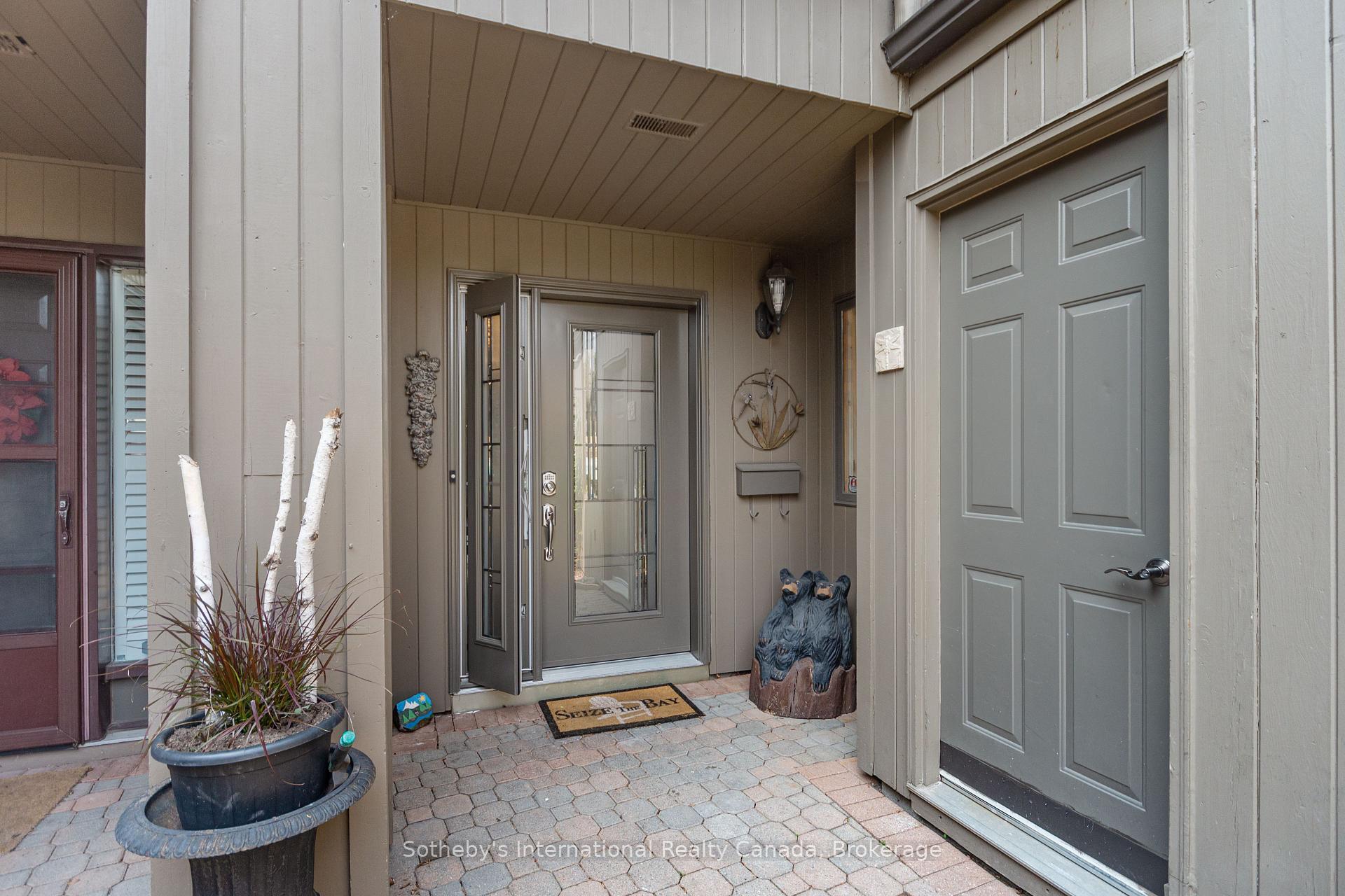 8 Beck Blvd #10, Penetanguishene