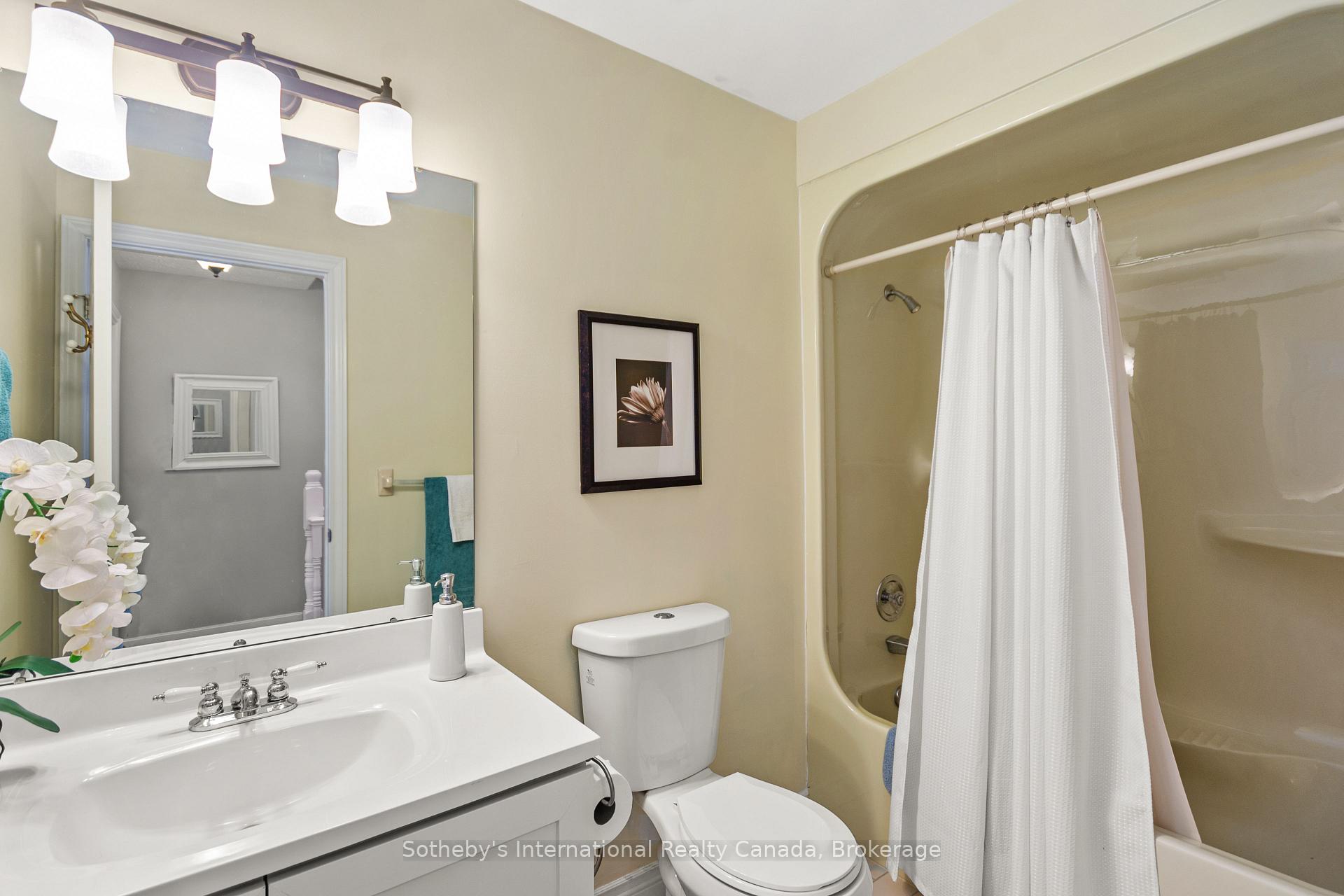 8 Beck Blvd #10, Penetanguishene