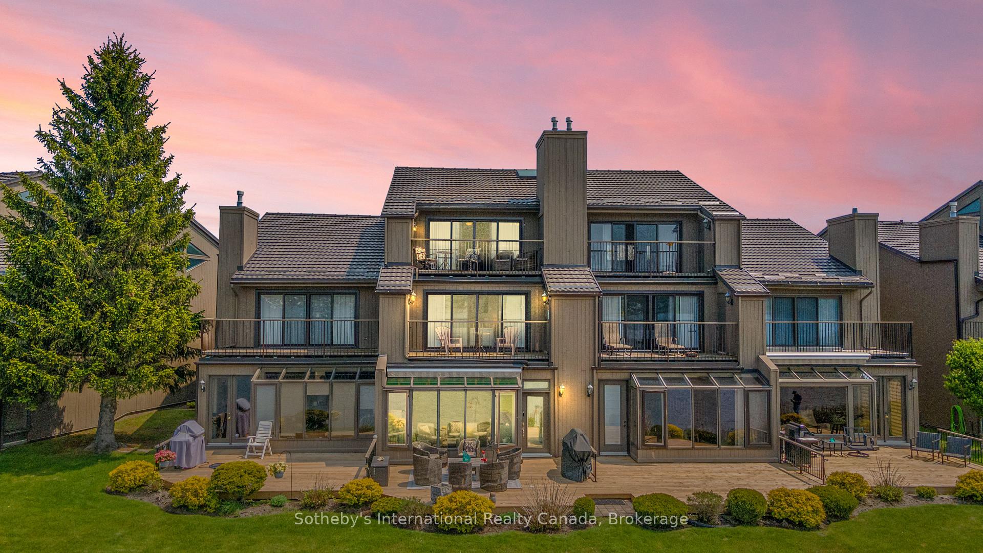 8 Beck Blvd #10, Penetanguishene