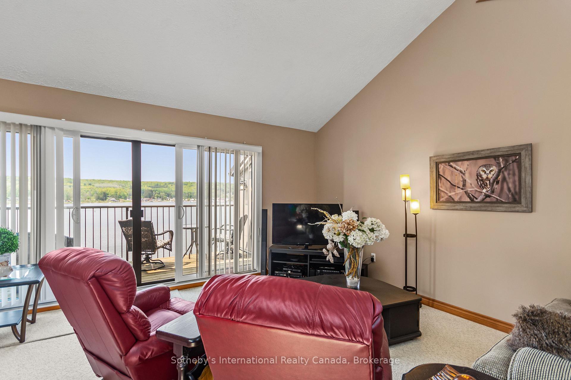 8 Beck Blvd #10, Penetanguishene
