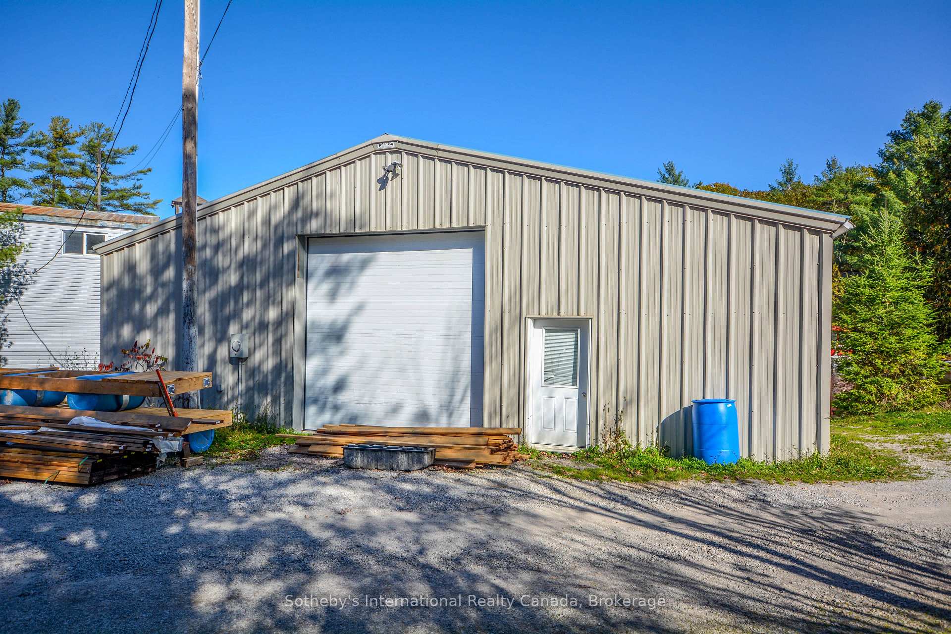 827 Go Home Lake Road