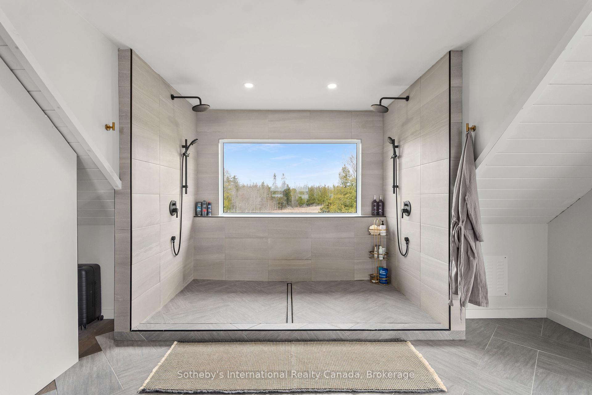 191-221 Pennie Avenue