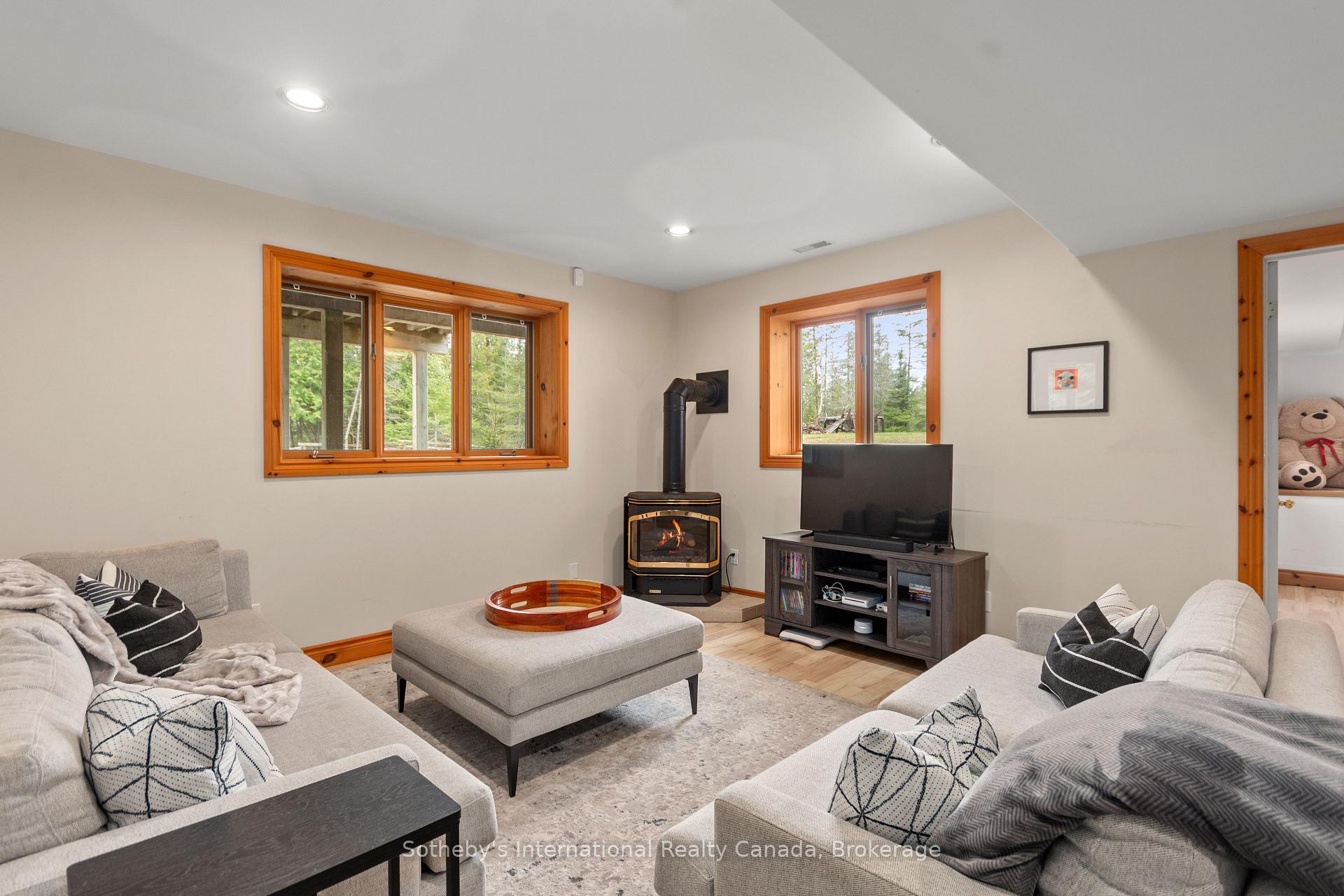 191-221 Pennie Avenue