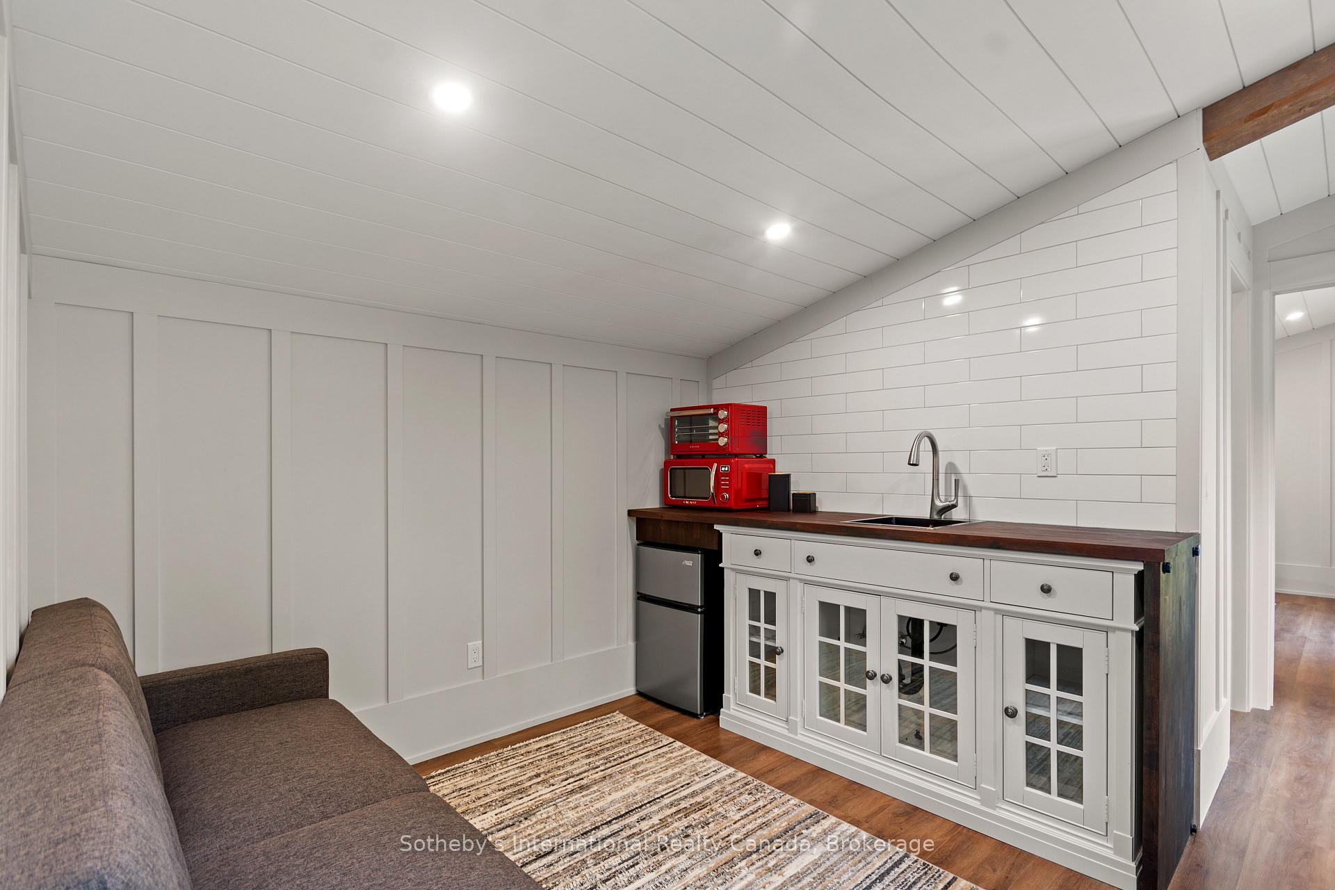 103 WHITES FALLS Road