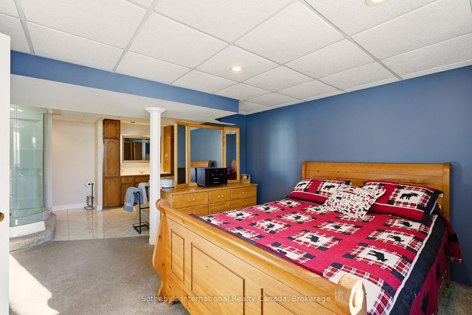 126 CHAPMAN Drive S