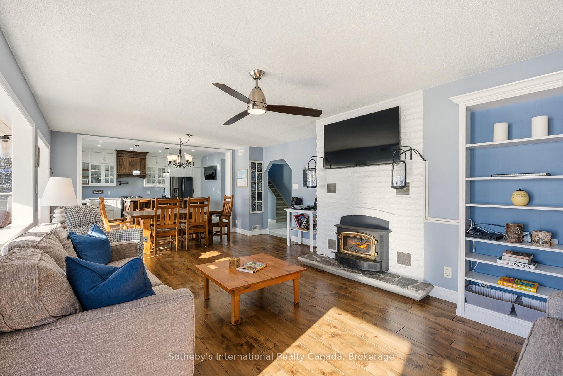 126 CHAPMAN Drive S