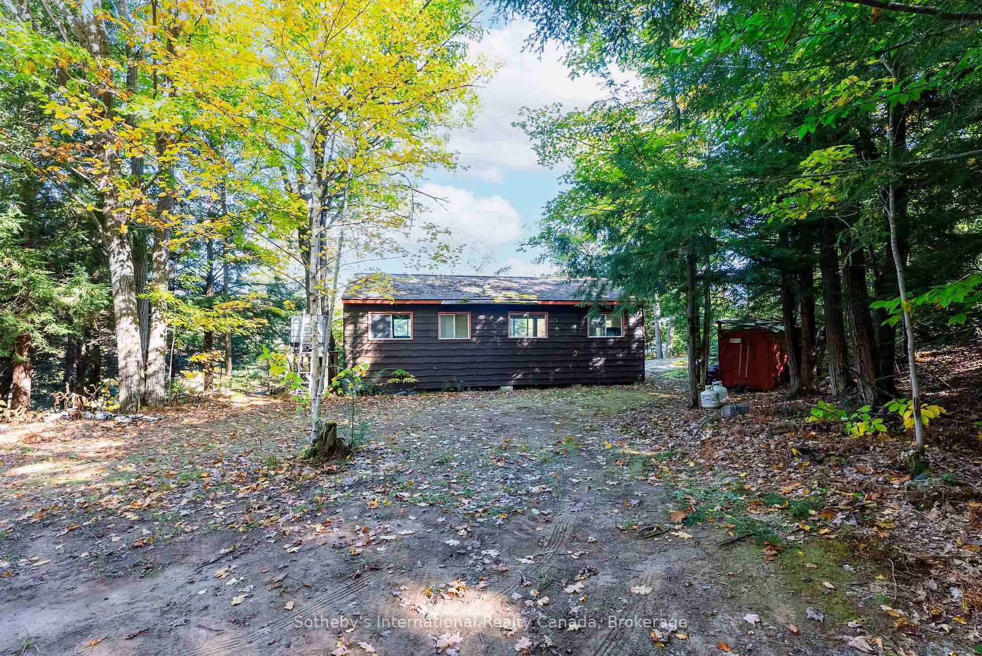 110 Carling Bay Road W