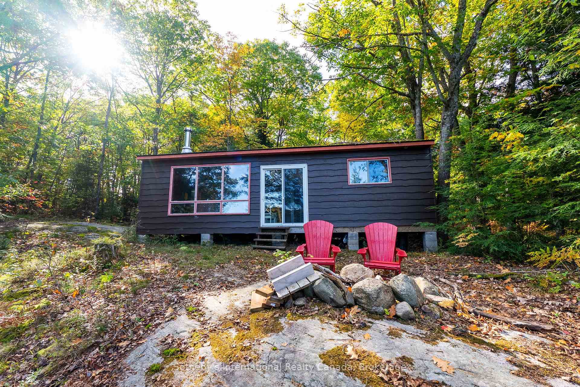 110 Carling Bay Road W