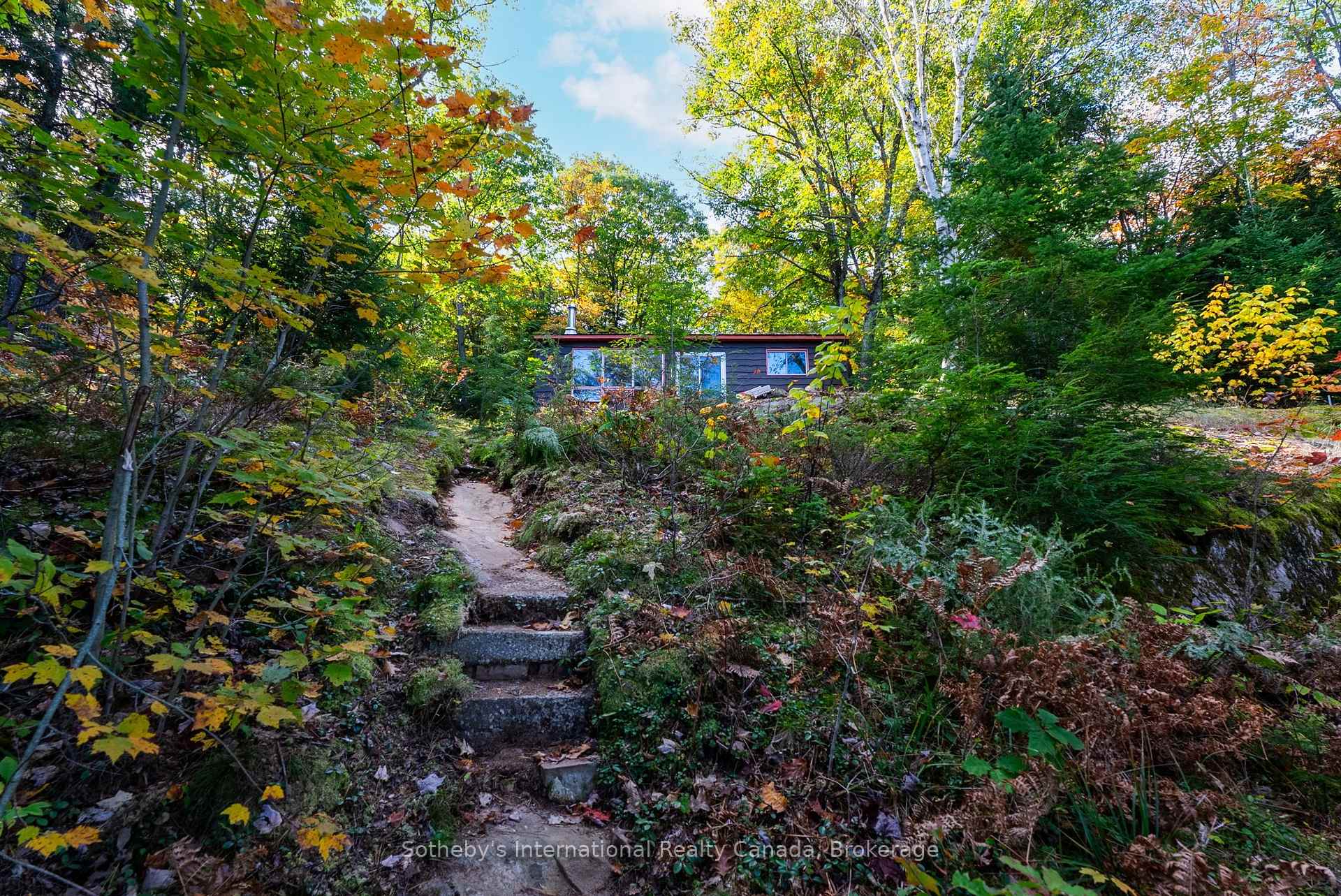 110 Carling Bay Road W