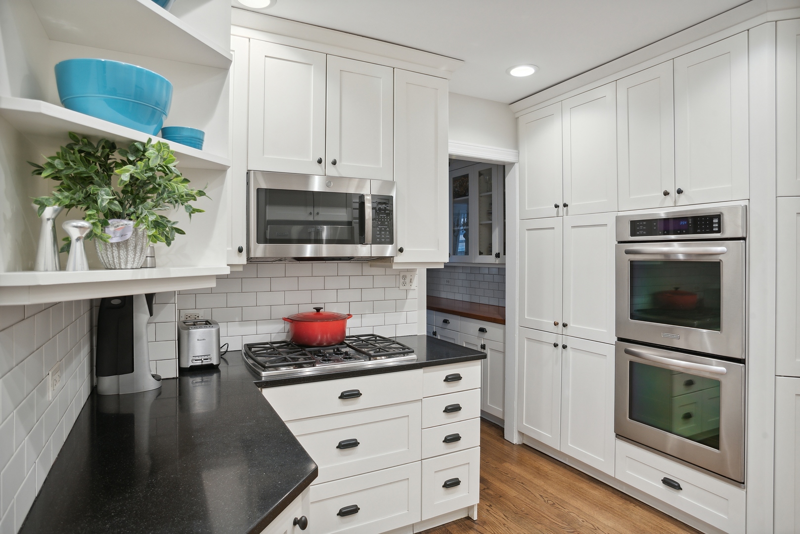3750 N Lake Shore Drive Unit: 2F
