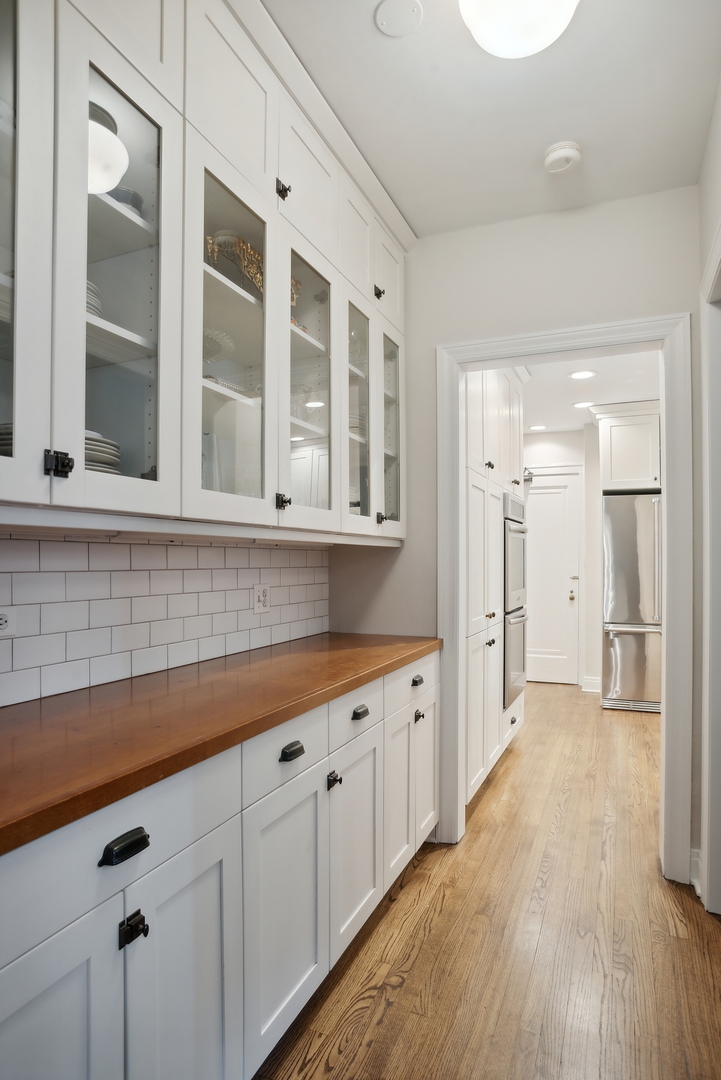 3750 N Lake Shore Drive Unit: 2F