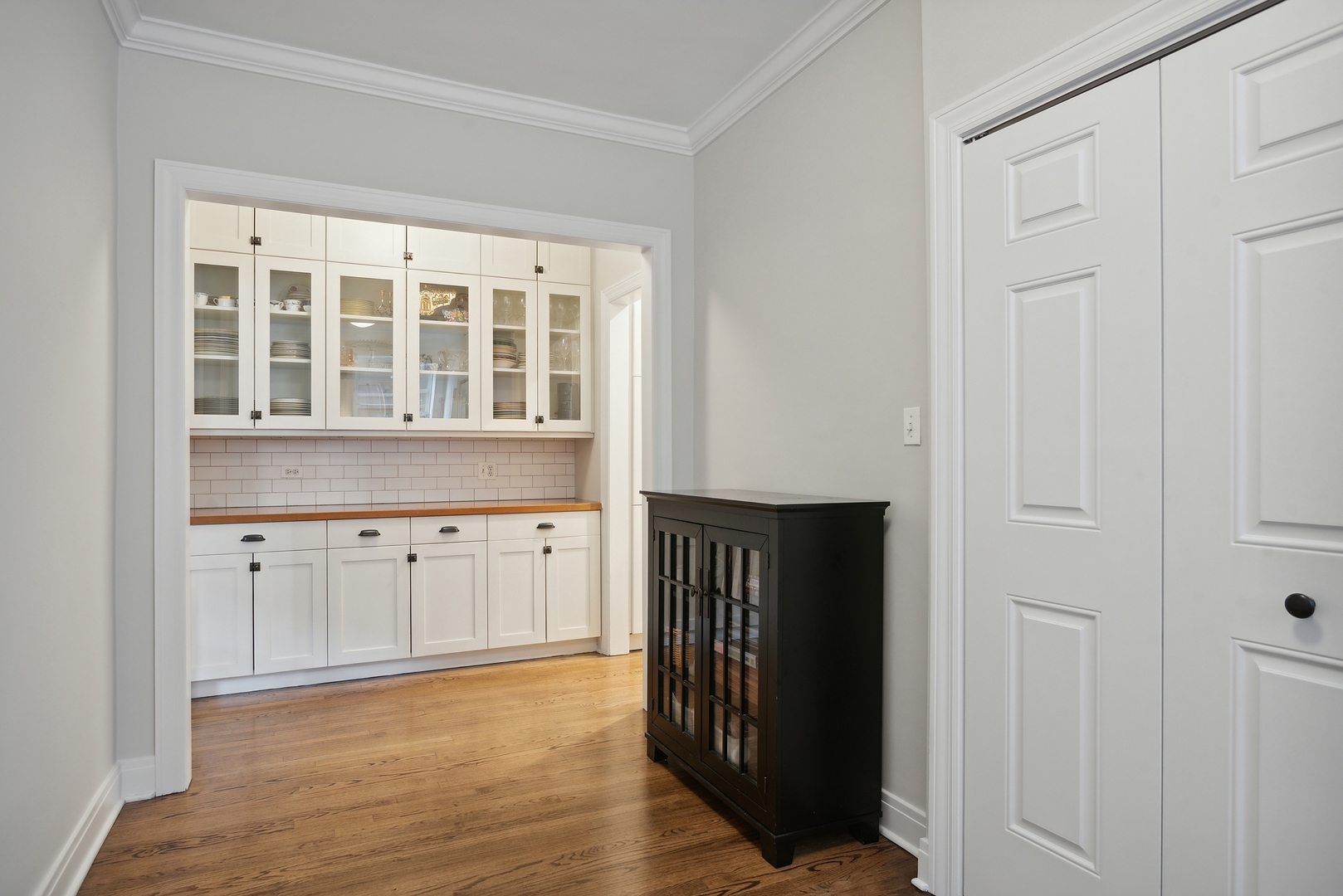 3750 N Lake Shore Drive Unit: 2F