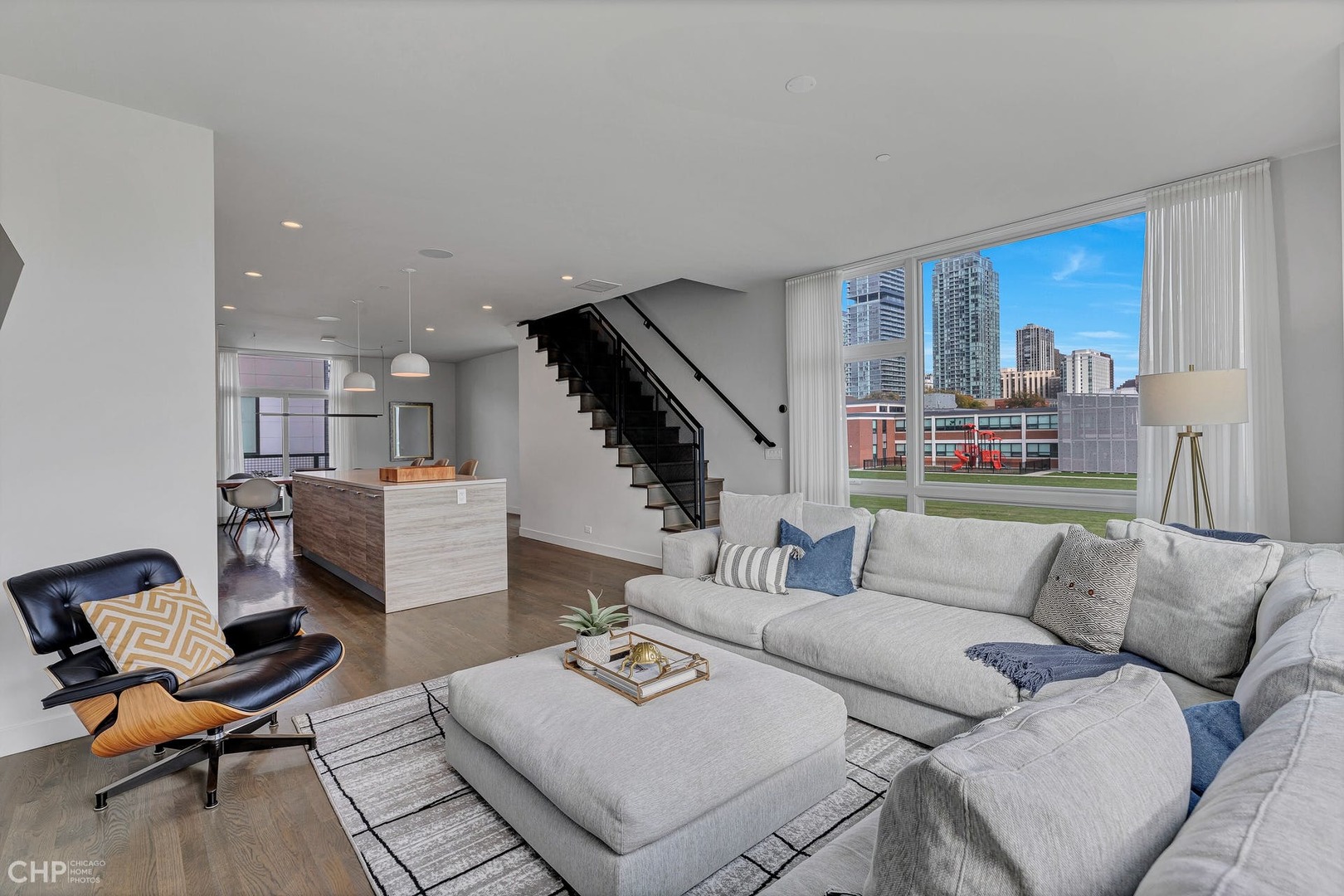 434 W Oak Street