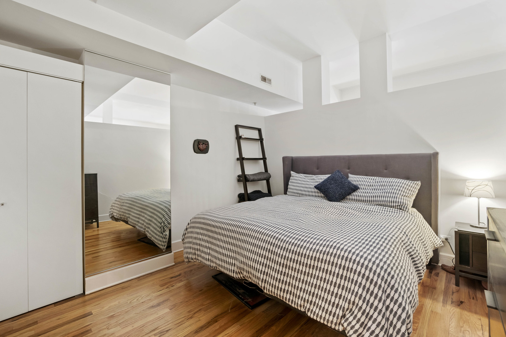 165 N CANAL Street Unit: 632