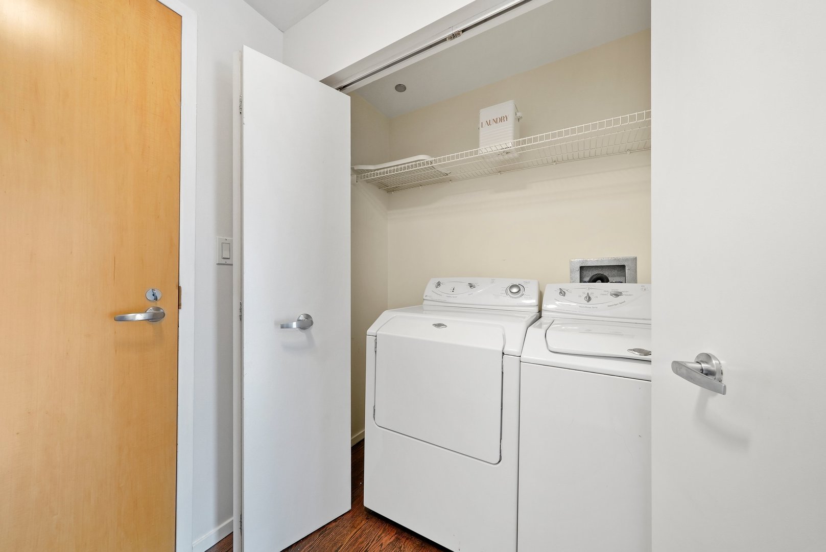 201 W Grand Avenue Unit: 802