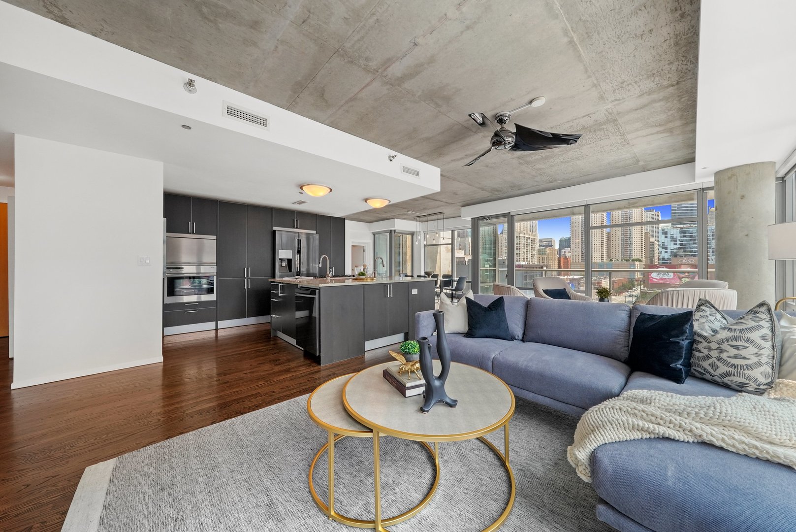 201 W Grand Avenue Unit: 802