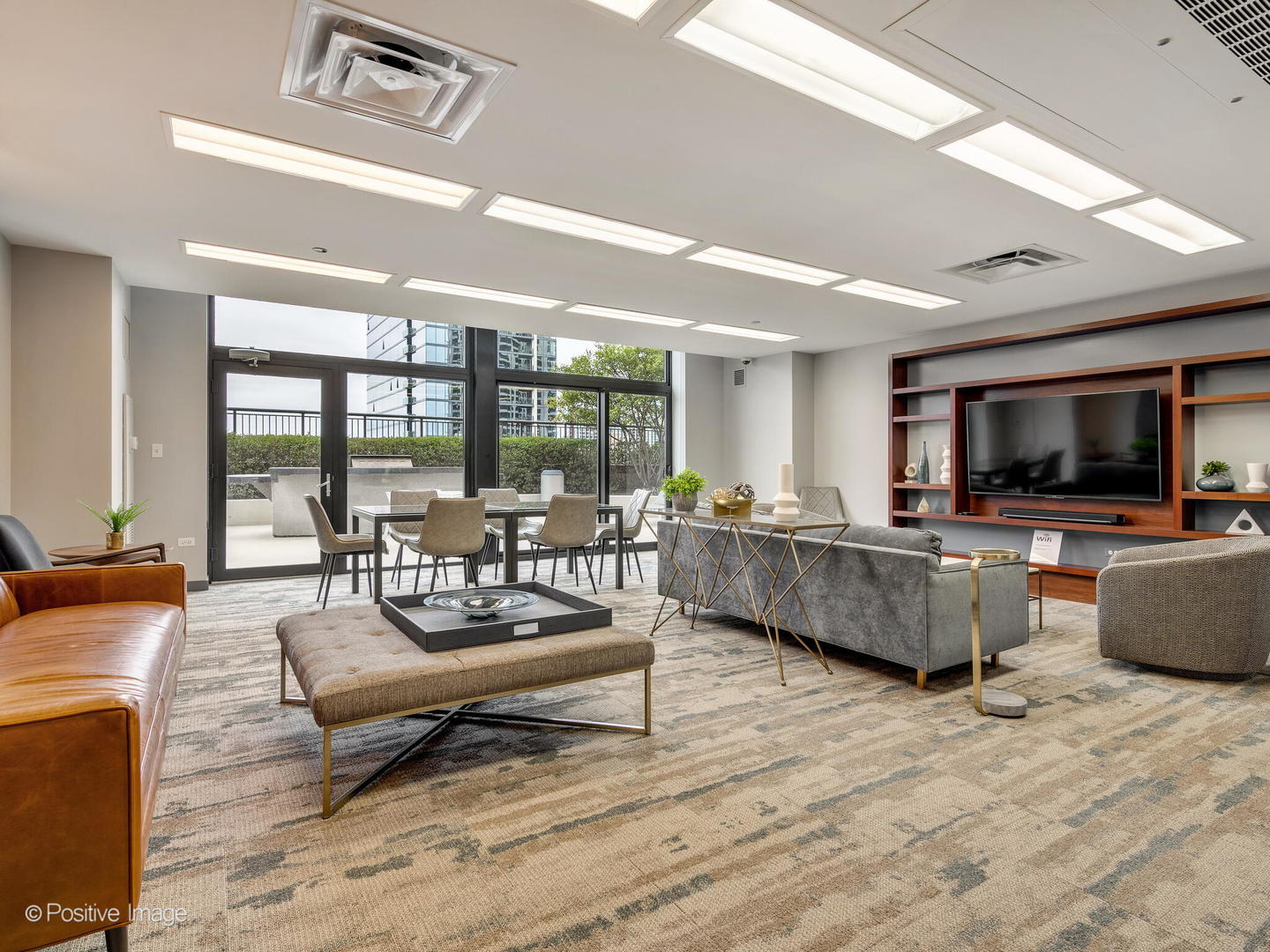 6 N MICHIGAN Avenue Unit: 711
