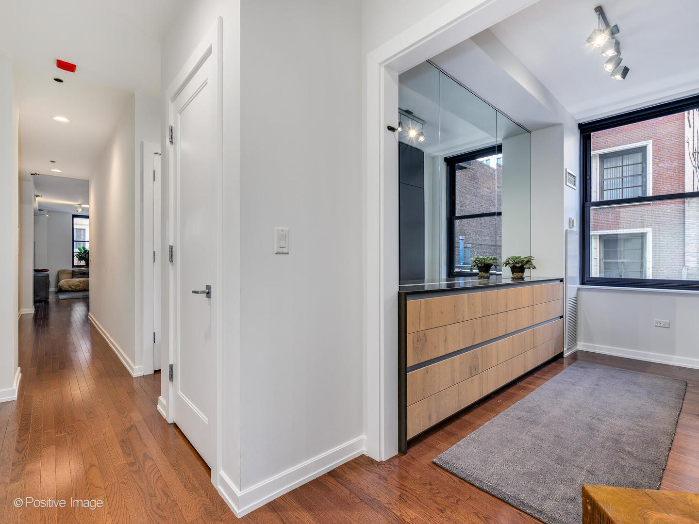 6 N MICHIGAN Avenue Unit: 711