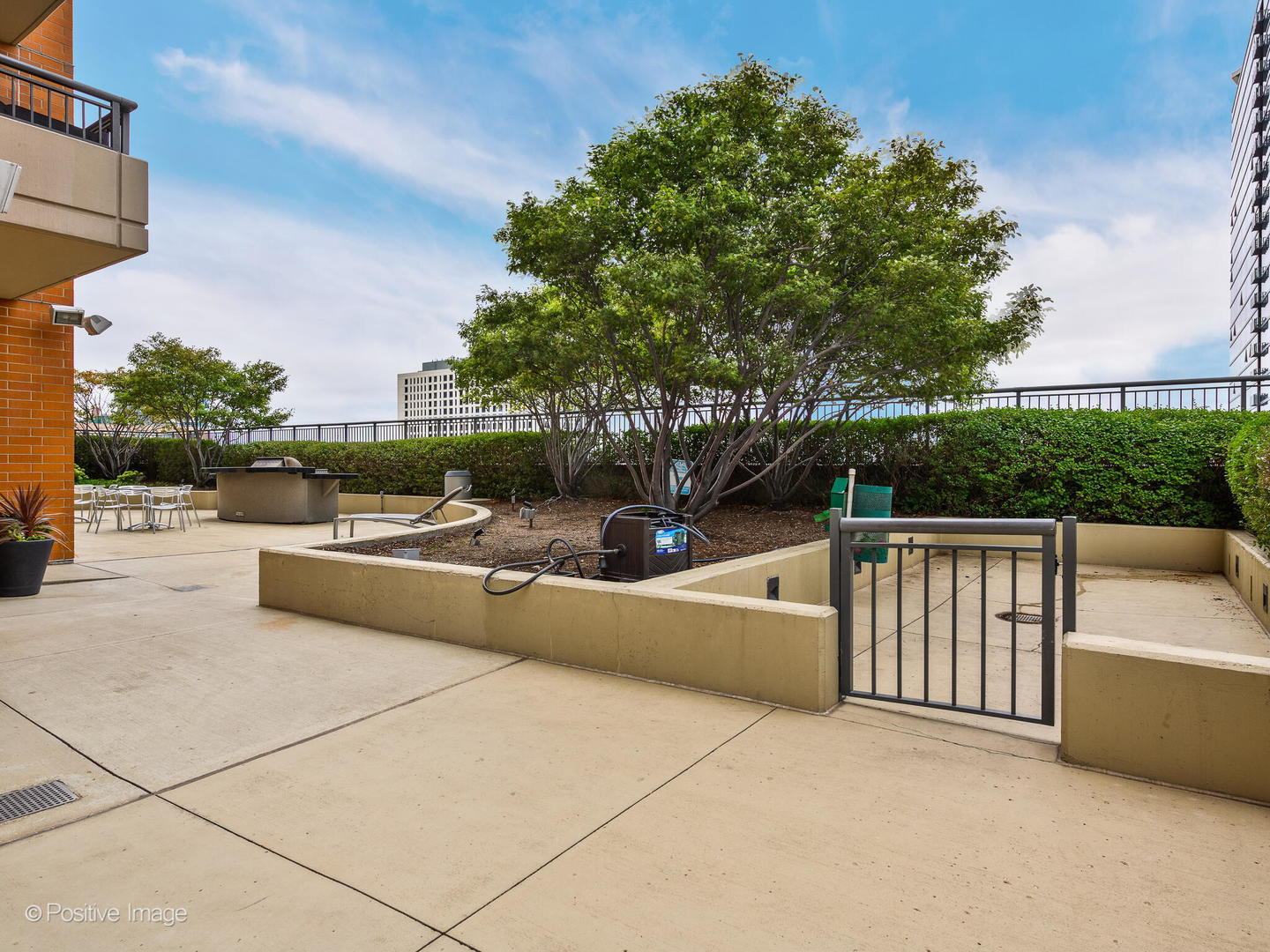 6 N MICHIGAN Avenue Unit: 711