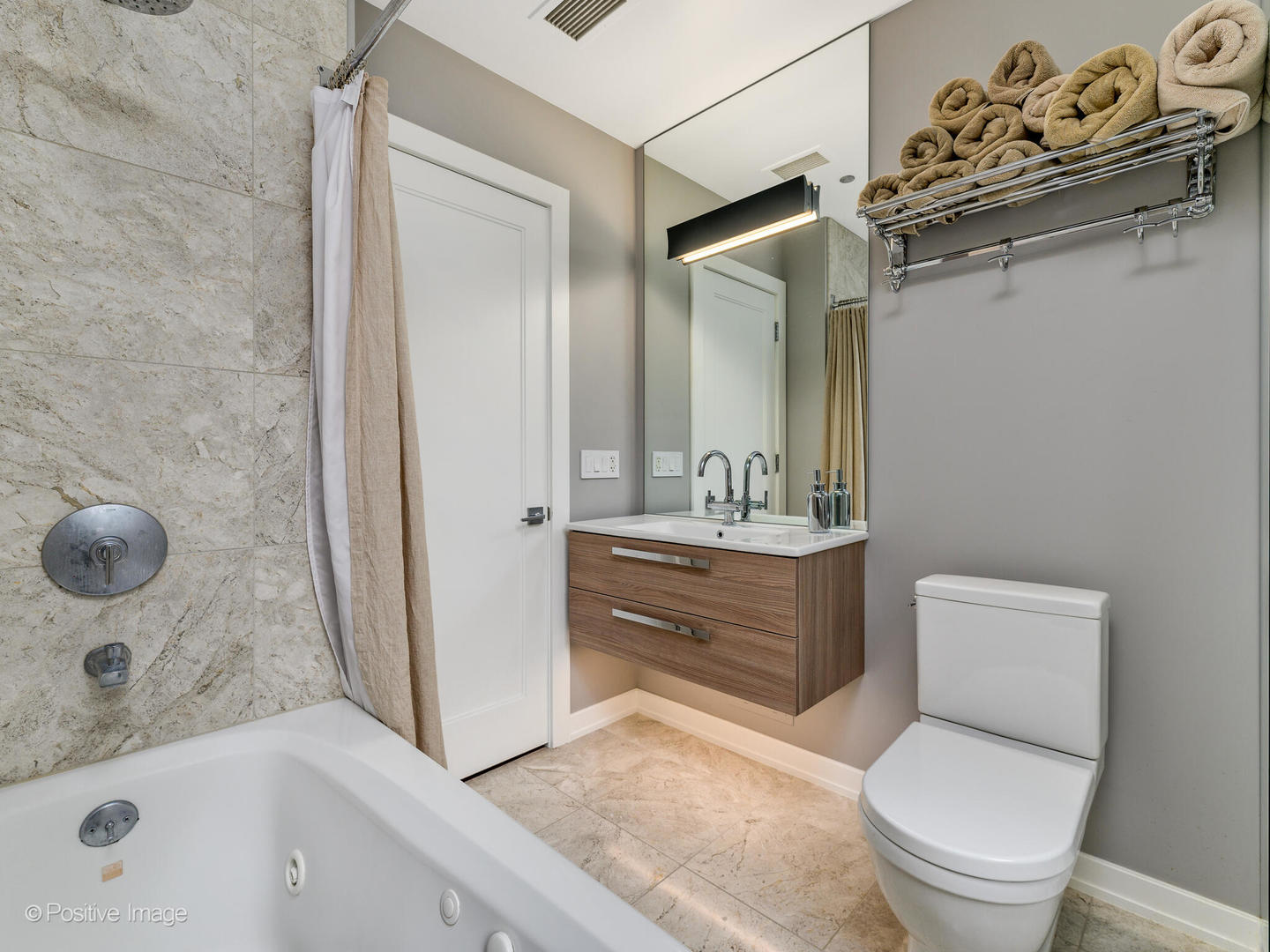 6 N MICHIGAN Avenue Unit: 711