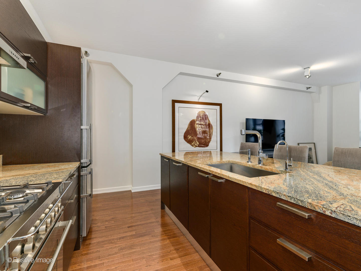 6 N MICHIGAN Avenue Unit: 711