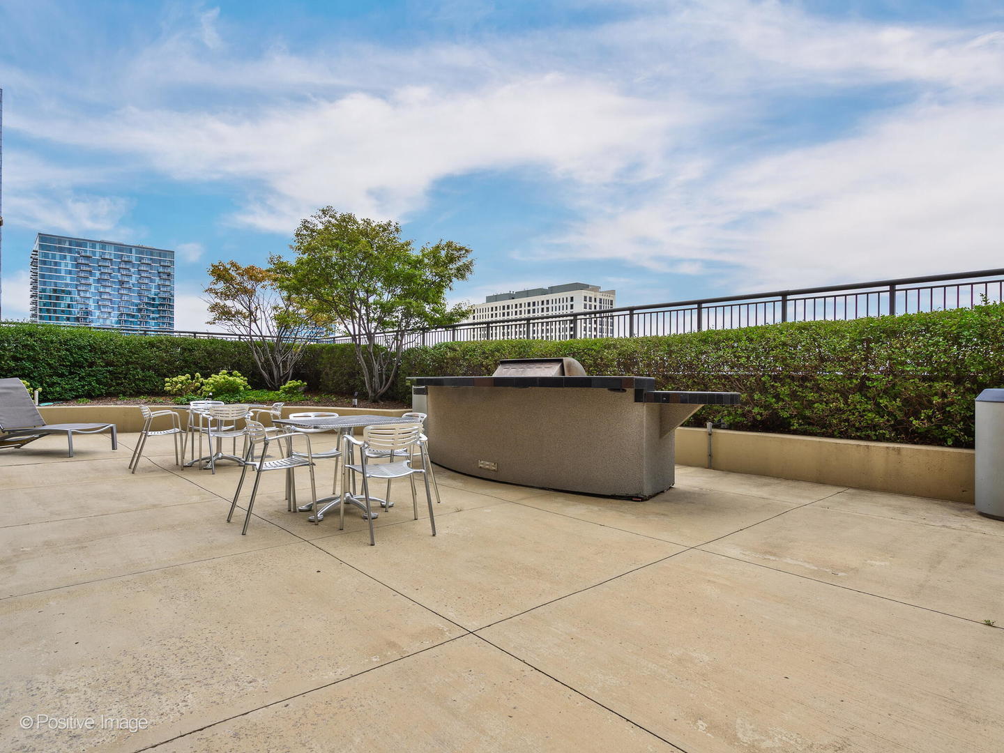 6 N MICHIGAN Avenue Unit: 711