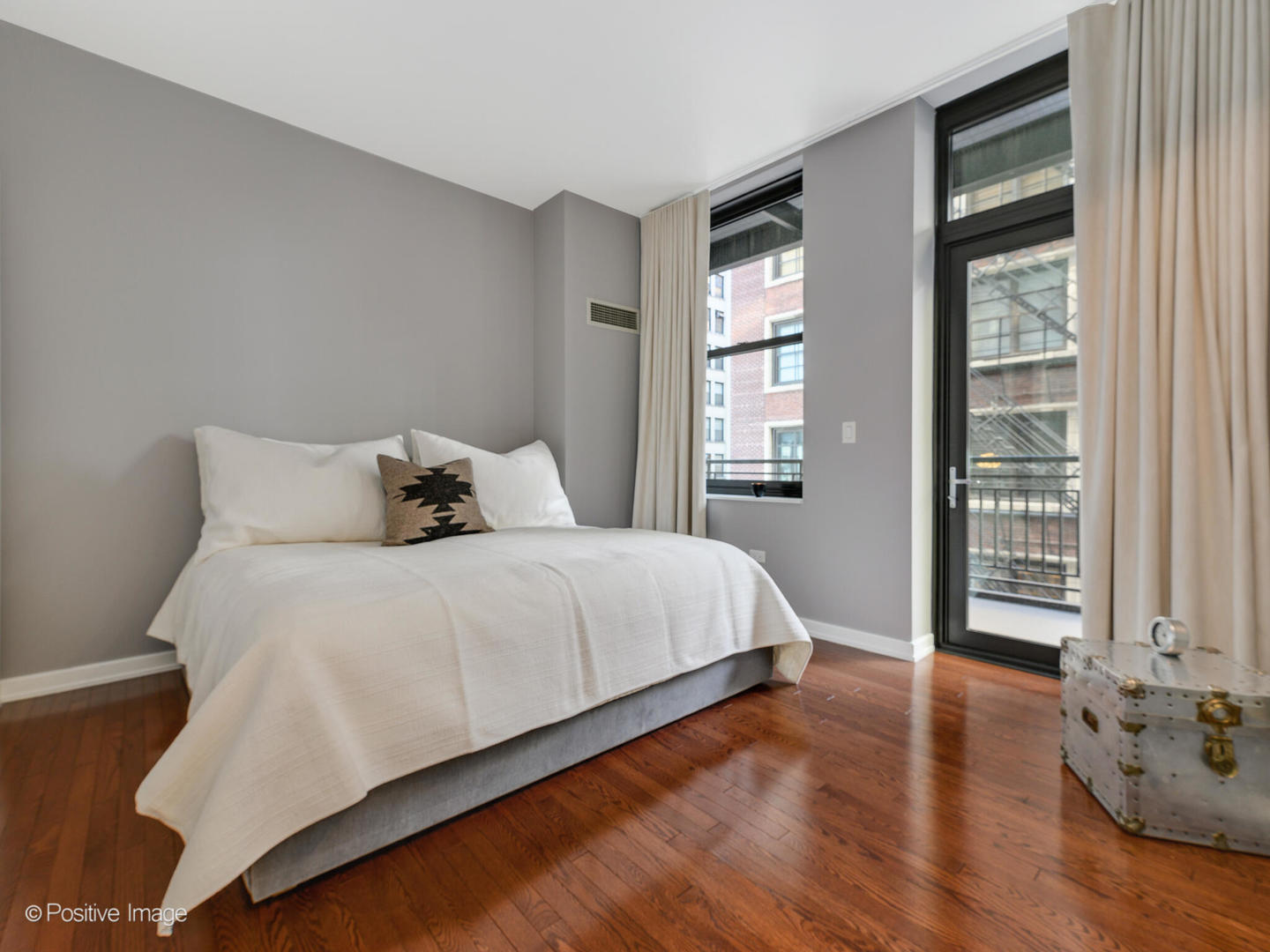 6 N MICHIGAN Avenue Unit: 711