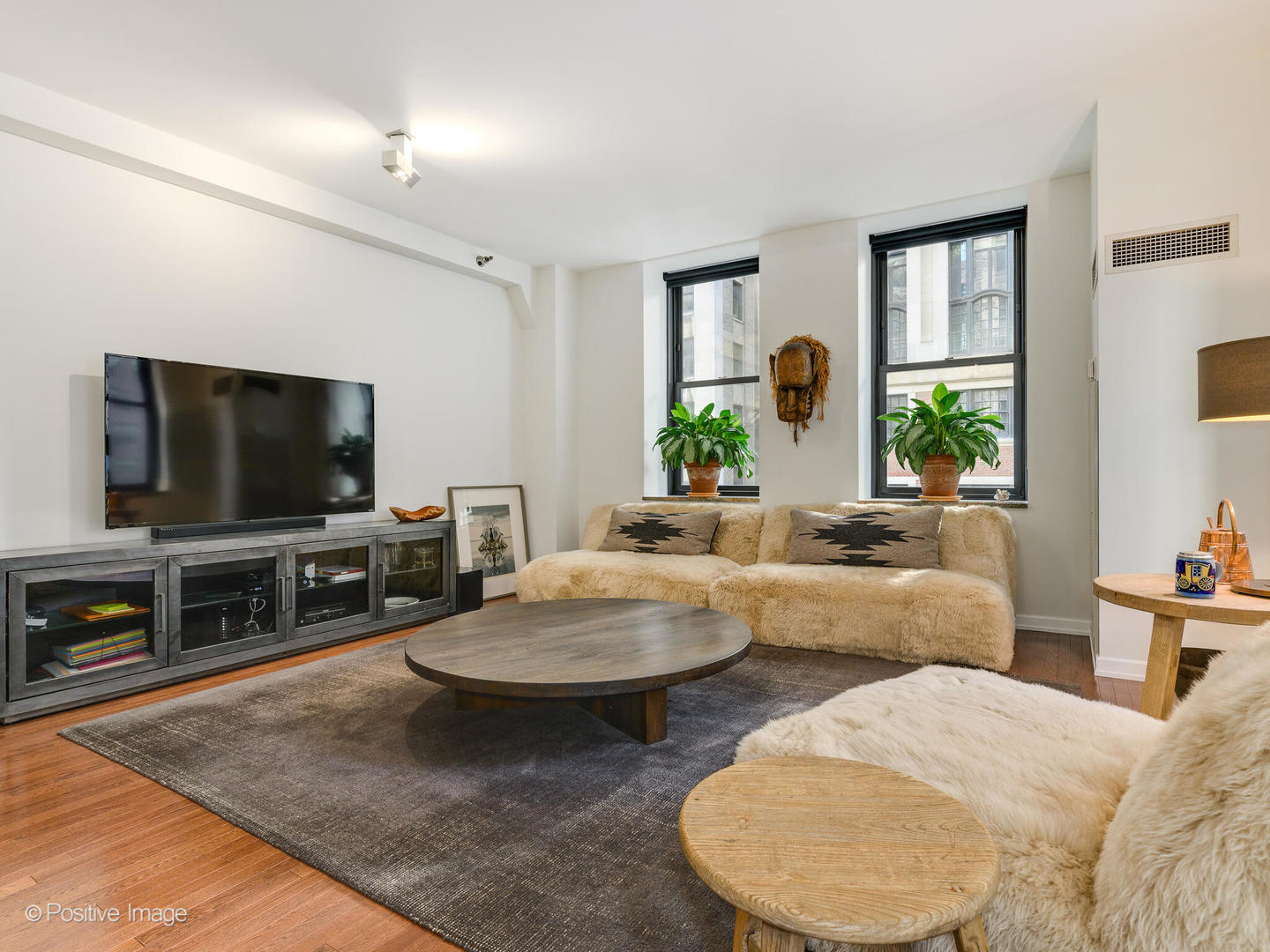 6 N MICHIGAN Avenue Unit: 711