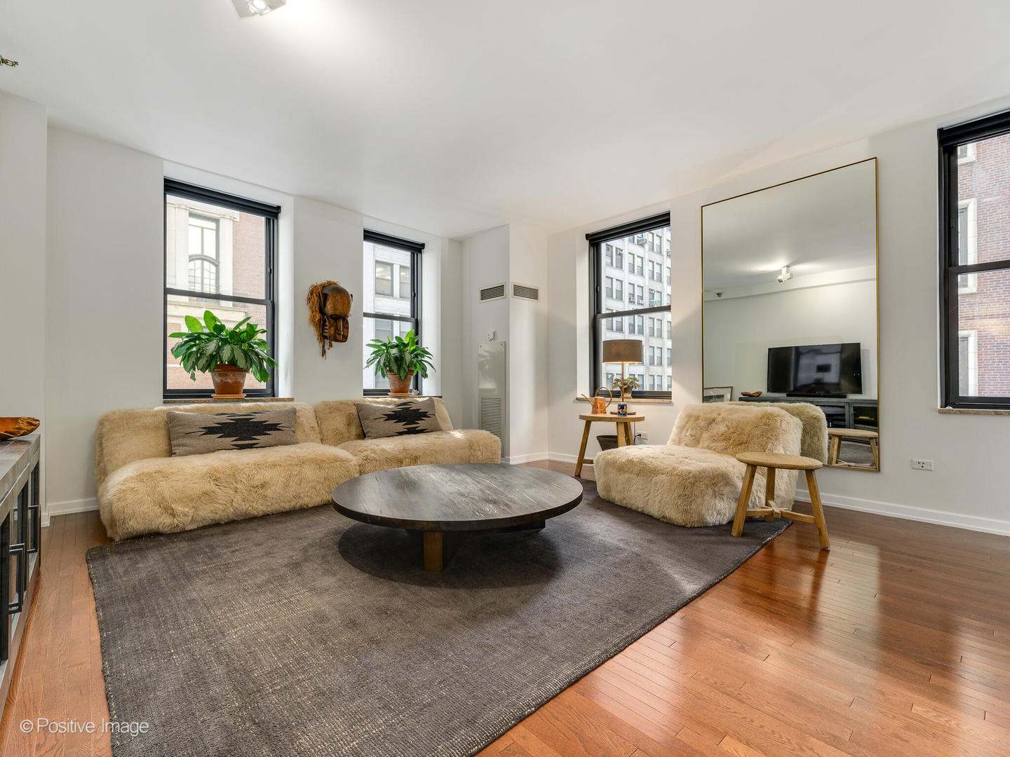 6 N MICHIGAN Avenue Unit: 711