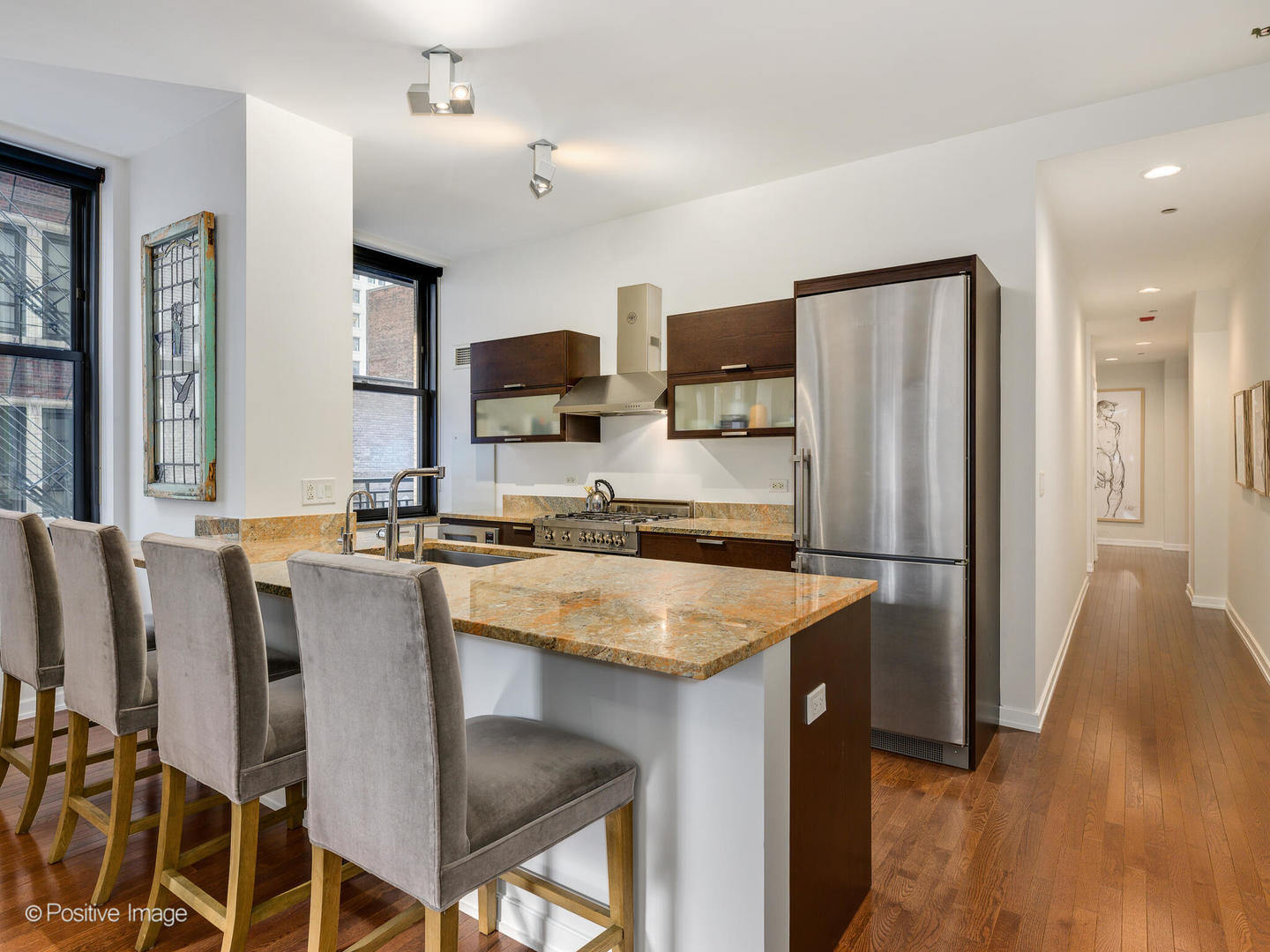 6 N MICHIGAN Avenue Unit: 711