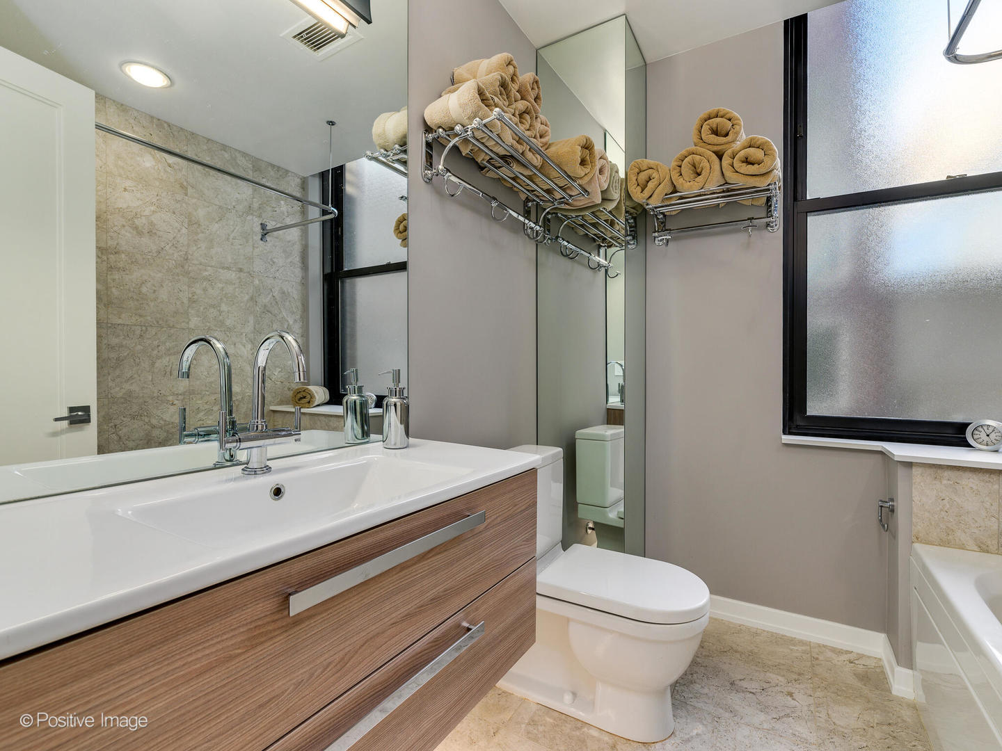 6 N MICHIGAN Avenue Unit: 711