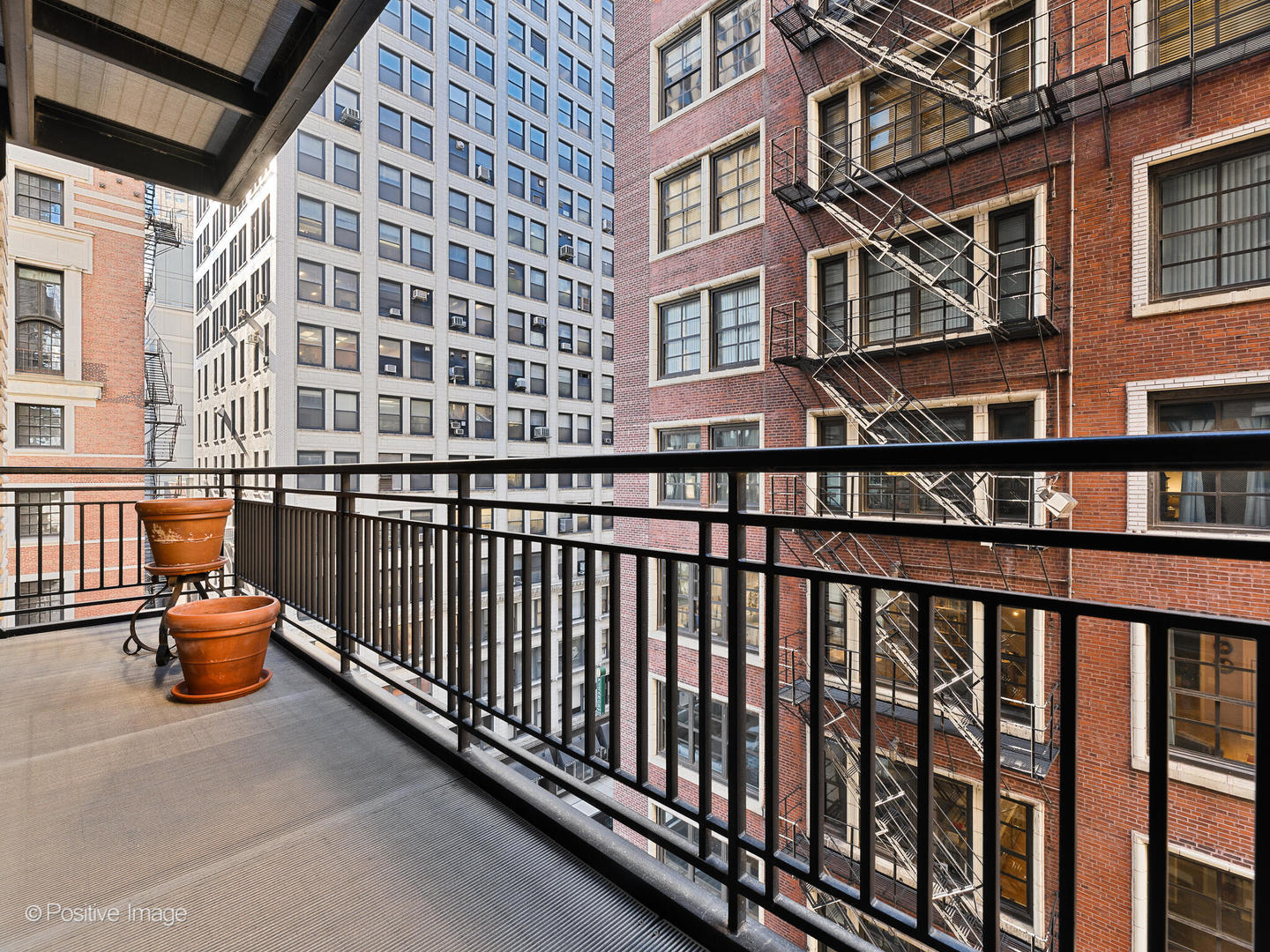 6 N MICHIGAN Avenue Unit: 711