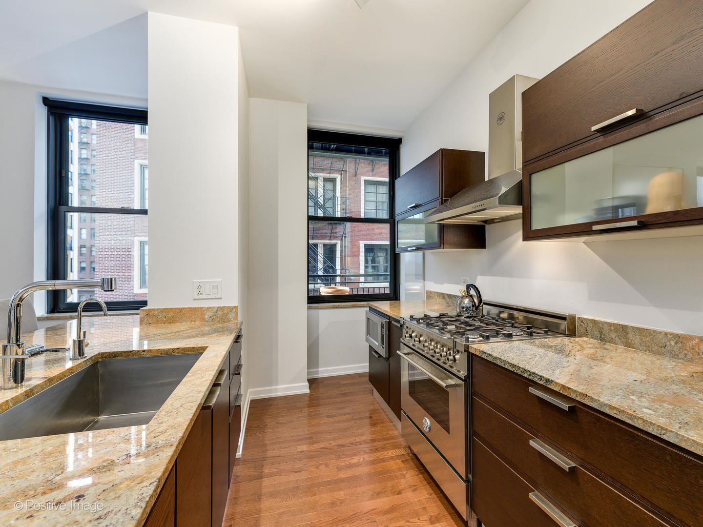 6 N MICHIGAN Avenue Unit: 711
