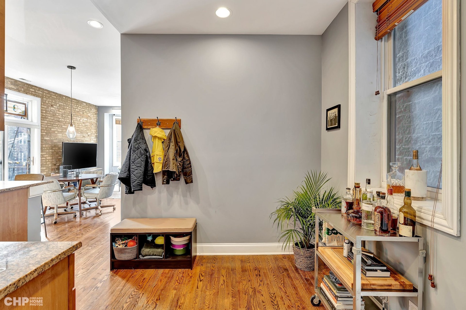 1315 N Bosworth Avenue Unit: 4
