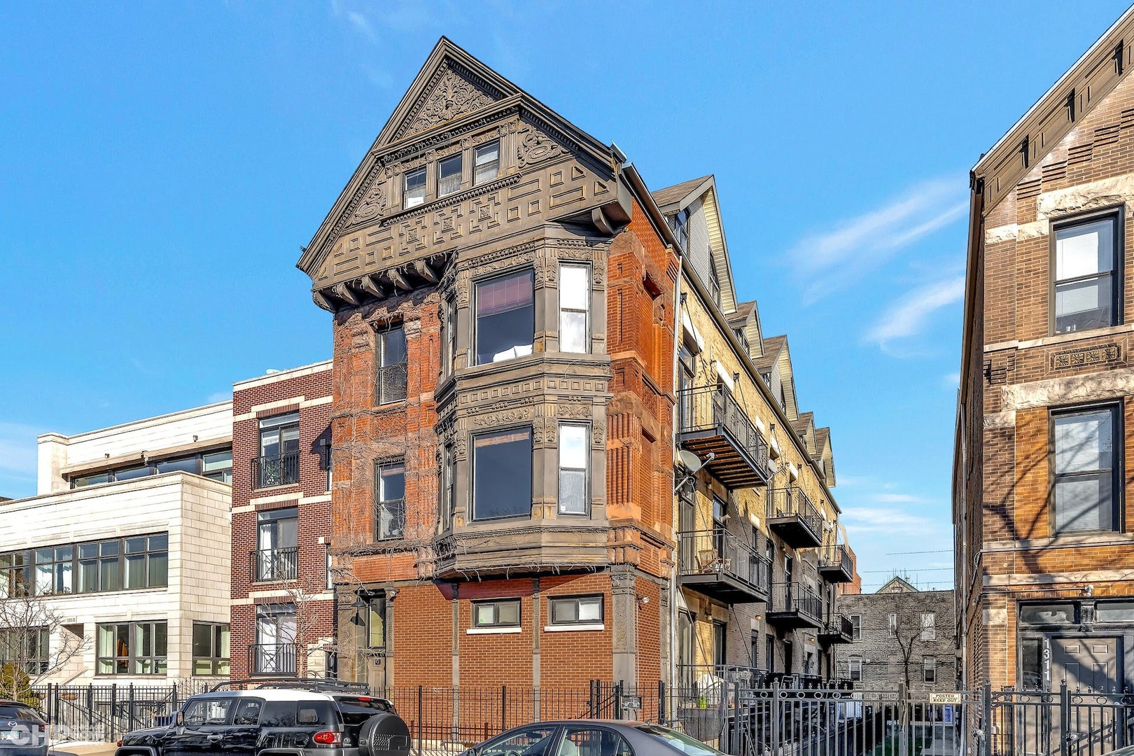 1315 N Bosworth Avenue Unit: 4