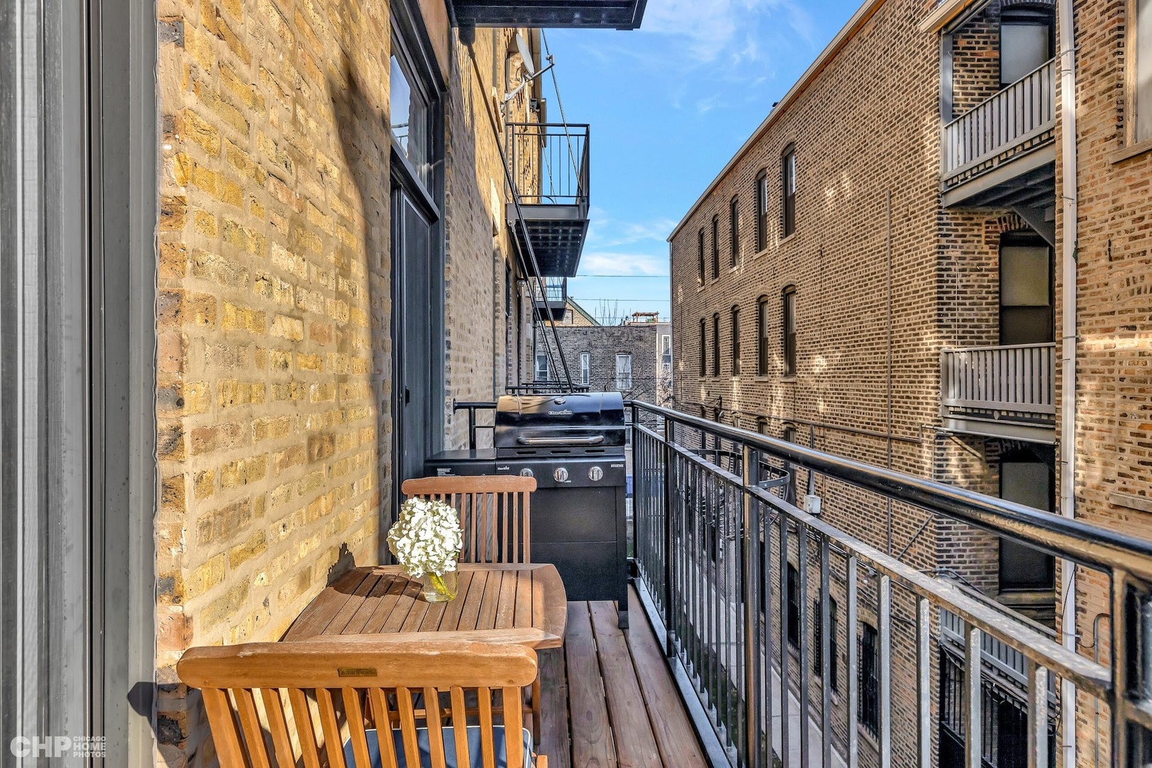 1315 N Bosworth Avenue Unit: 4