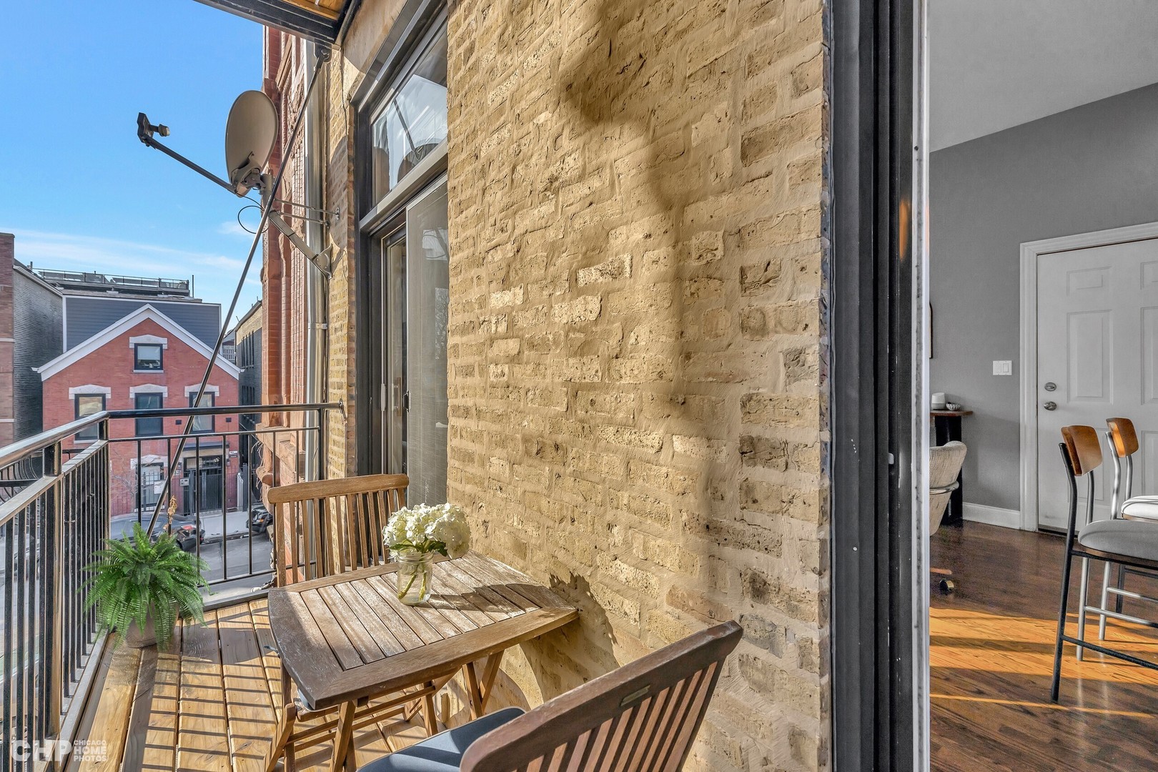 1315 N Bosworth Avenue Unit: 4