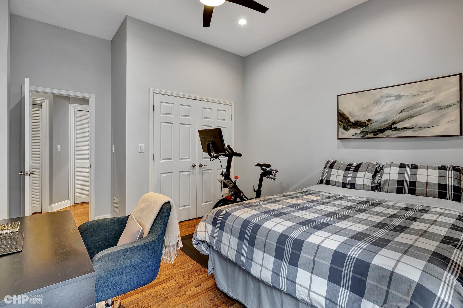 1315 N Bosworth Avenue Unit: 4