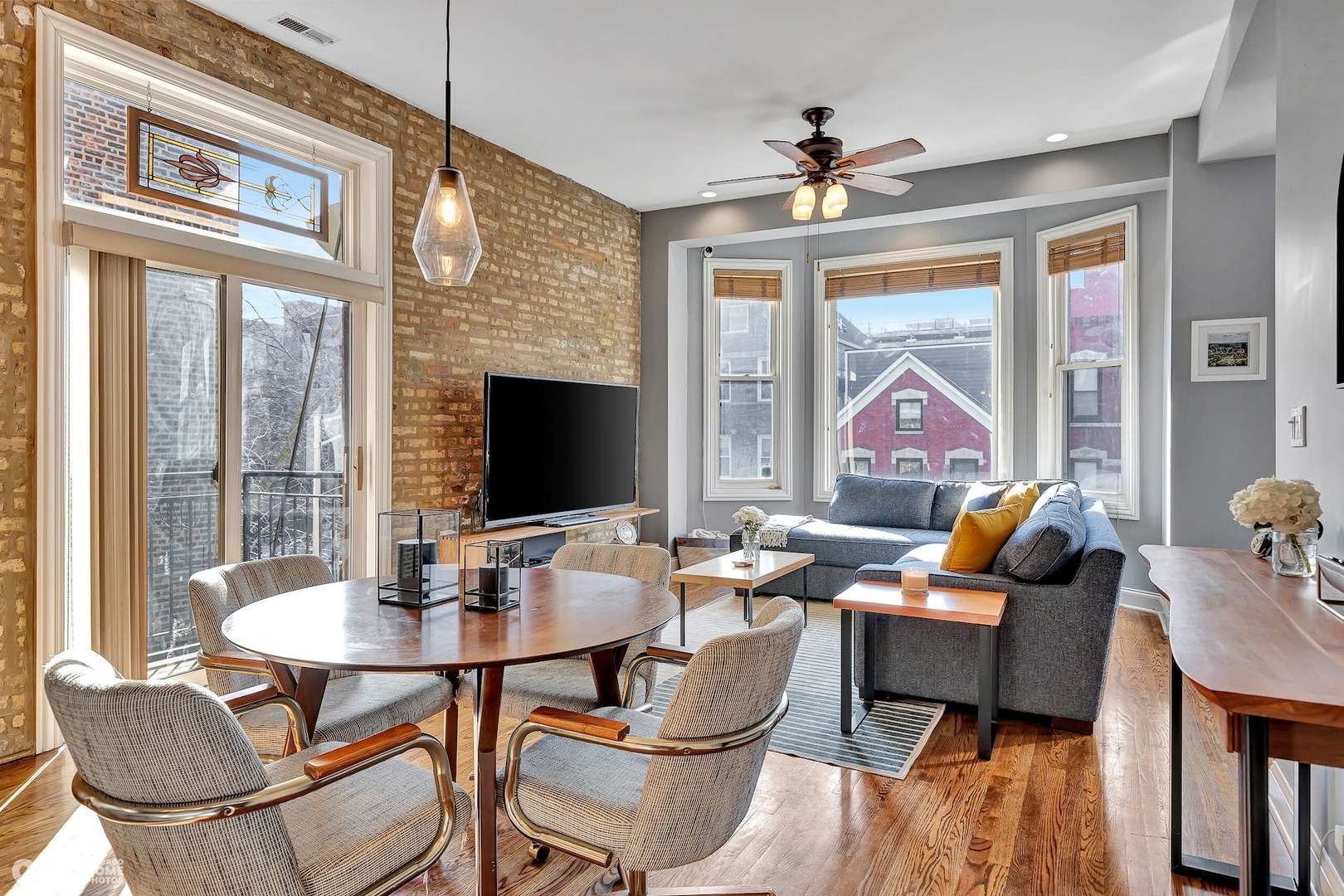 1315 N Bosworth Avenue Unit: 4