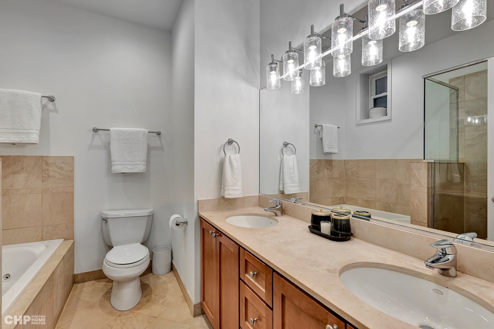 1315 N Bosworth Avenue Unit: 4