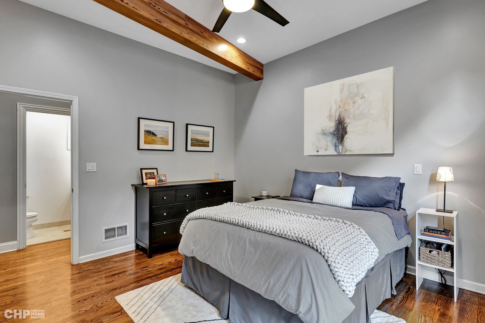 1315 N Bosworth Avenue Unit: 4