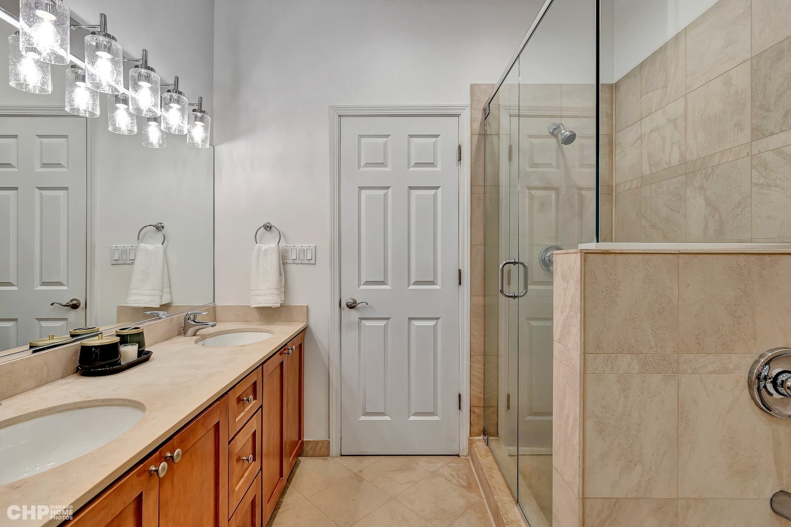 1315 N Bosworth Avenue Unit: 4