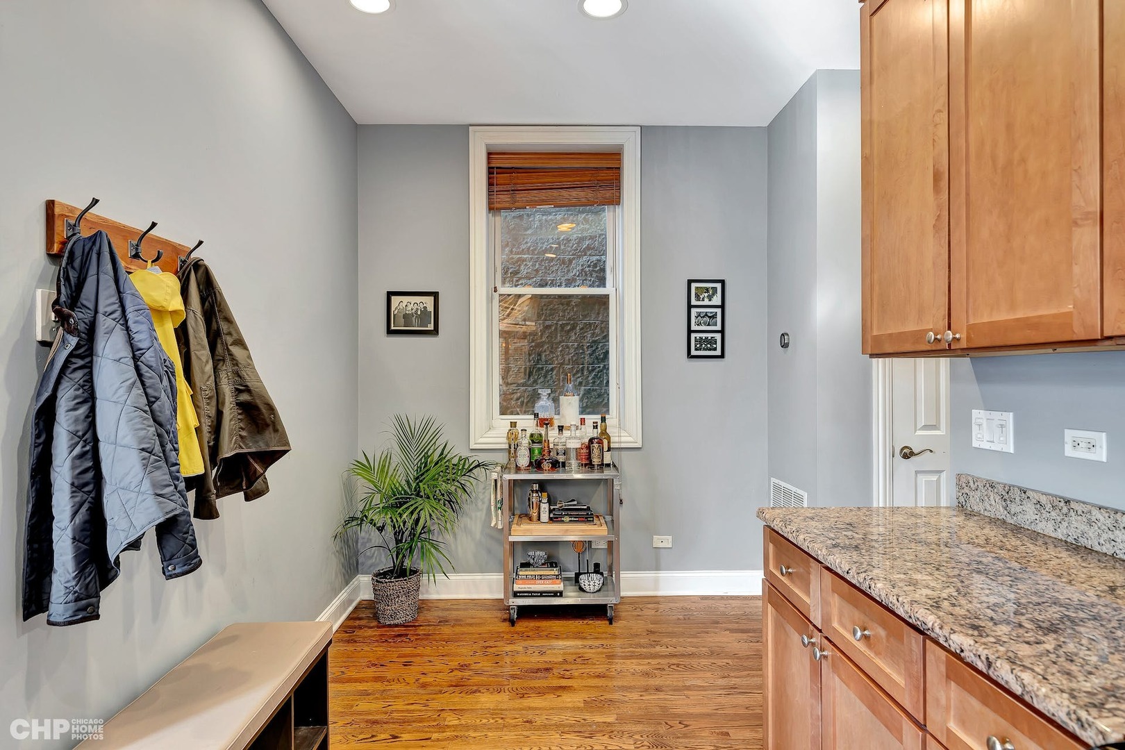 1315 N Bosworth Avenue Unit: 4