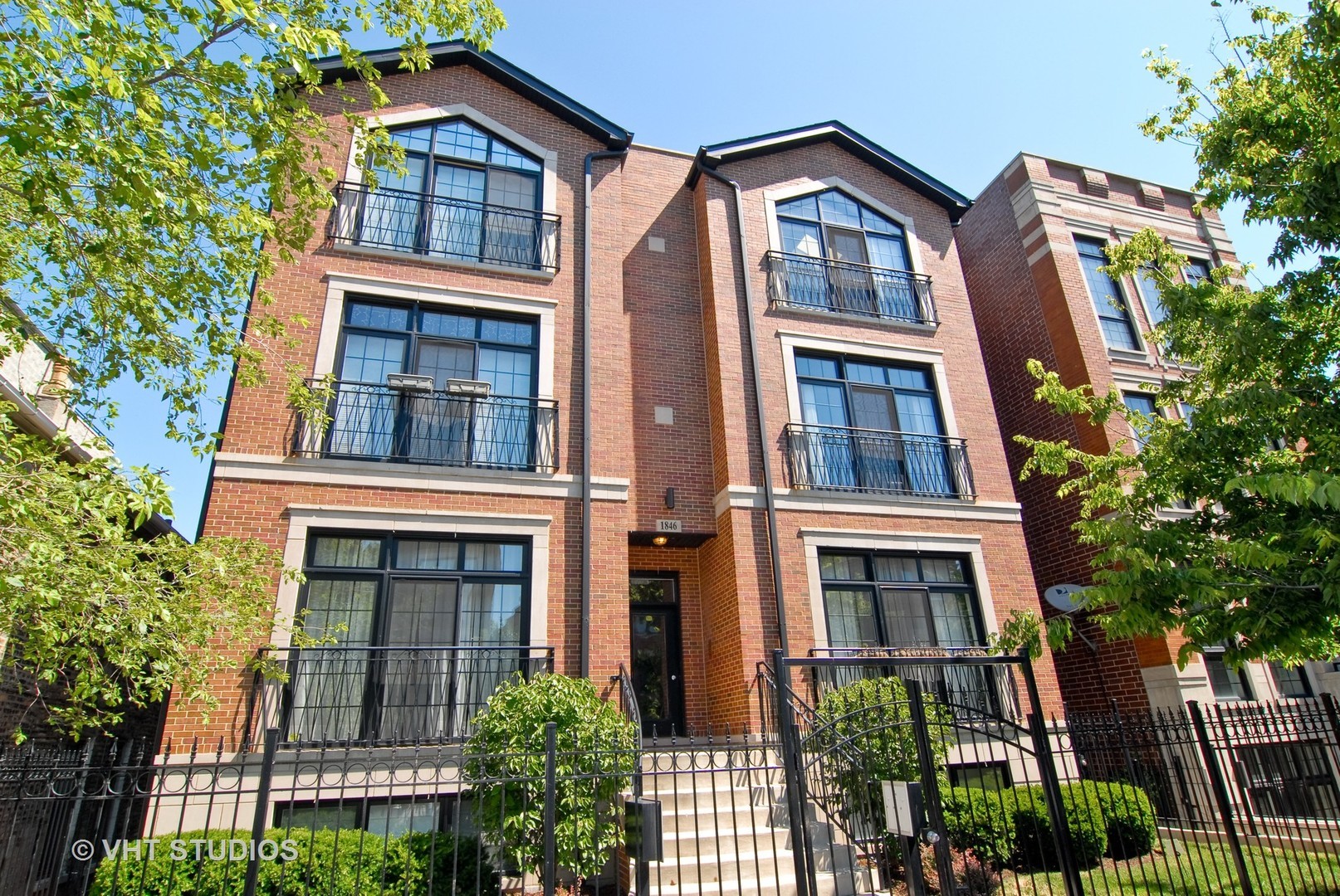 1846 W ARMITAGE Avenue Unit: 2E