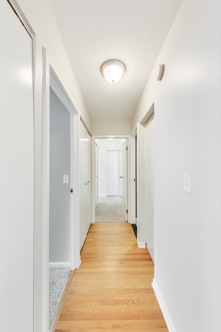 525 W Hawthorne Place Unit: 404